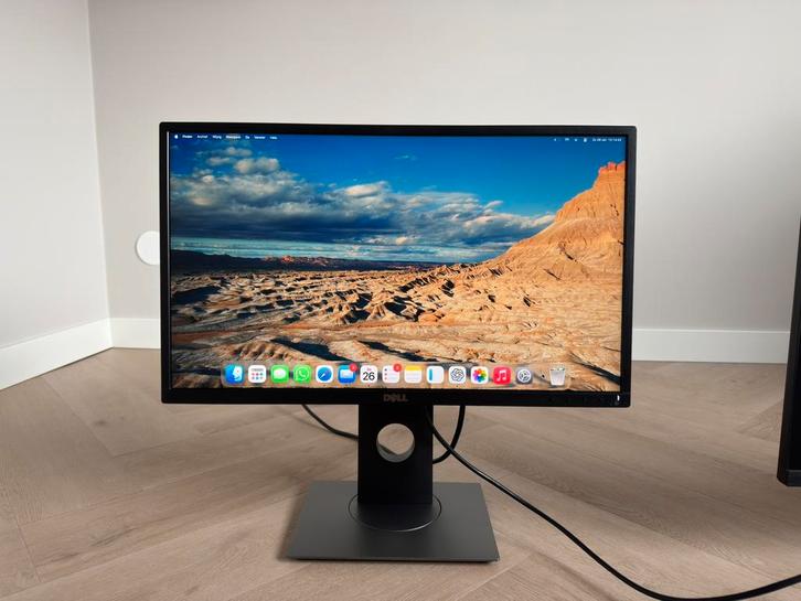 Twee stuks 23 en 24 inch monitor, Computers en Software, Monitoren, Zo goed als nieuw, 60 Hz of minder, VGA, In hoogte verstelbaar