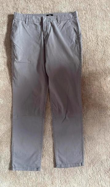 C&A grijze broek maat 42 beschikbaar voor biedingen