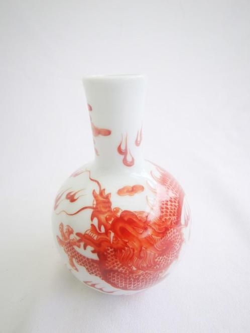 Jingdezhen Chinese porselein kunst vaas draken wolken krach, Antiek en Kunst, Antiek | Vazen, Ophalen of Verzenden