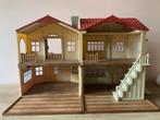 Sylvanian families landhuis incl meubels, Ophalen of Verzenden, Zo goed als nieuw, Poppenhuis