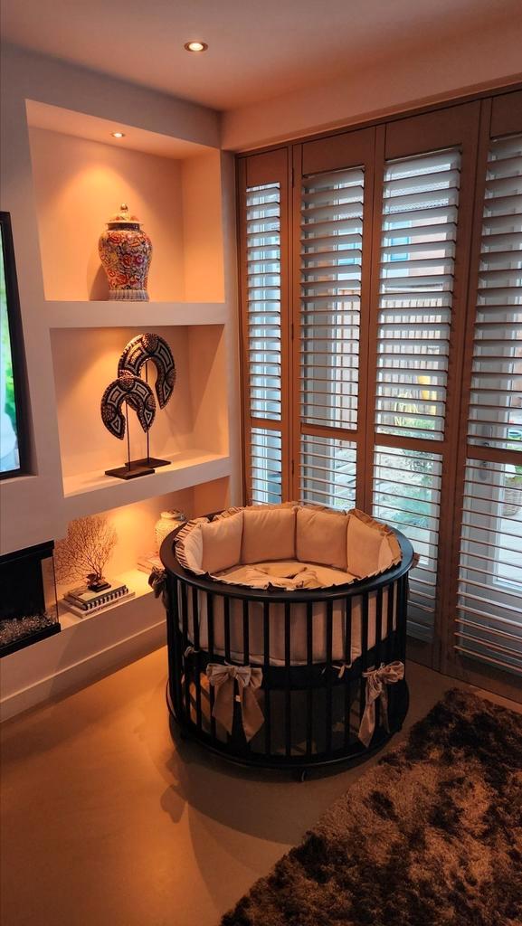 Zwarte ronde Bopita box met elestilo aankleding, Kinderen en Baby's, Boxen, Gebruikt, Rond, Ophalen of Verzenden
