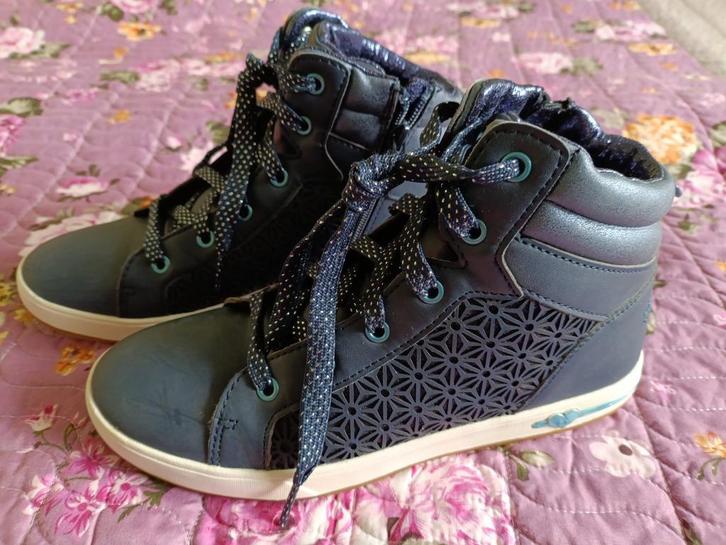 Skechers hoge enkel sneakers voor meisje, maat 38, Kinderen en Baby's, Kinderkleding | Schoenen en Sokken, Zo goed als nieuw, Schoenen