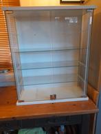 Ikea vitrinekast met 3 glasplaatjes, Huis en Inrichting, Kasten | Vitrinekasten, Ophalen, 50 tot 100 cm, Zo goed als nieuw, 150 tot 200 cm