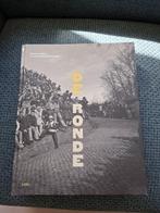 Boek De Ronde (Ronde van Vlaanderen), Hugo Camps, Lopen en Fietsen, Ophalen of Verzenden, Zo goed als nieuw