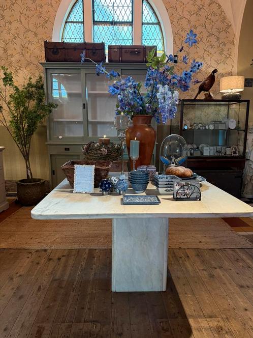 Prachtige oude  eet tafel vierkant marmer IL Fienile wonen, Huis en Inrichting, Tafels | Salontafels, Zo goed als nieuw, 75 cm of meer