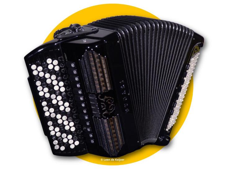 Nieuwe Bugari G1, Muziek en Instrumenten, Accordeons, Nieuw, Knopaccordeon, 120-bas, Overige merken, Met koffer, Met riemen, Ophalen