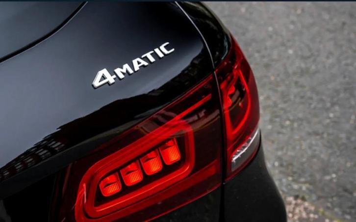 Mercedes 4 matic embleem 4matic logo zilver - zwart w205 213, Auto diversen, Auto-accessoires, Nieuw, Ophalen of Verzenden