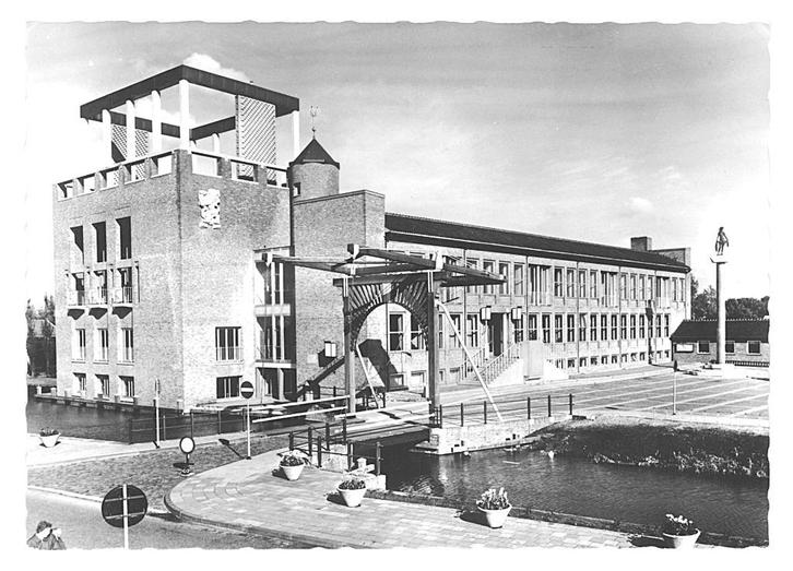 975388 Aalsmeer NH 1967 Wederopbouw Nw Raadhuis Onbeschreven, Verzamelen, Ansichtkaarten | Nederland, Ongelopen, Noord-Holland