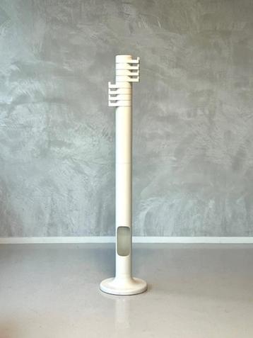 Minivip staande kapstok Velca vintage Benanti Brunori design beschikbaar voor biedingen