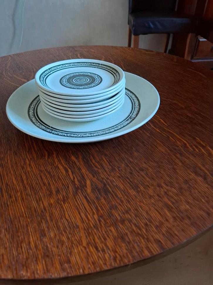 Gebaksstel met taartschaal en 8 bordjes Biltons engeland, Huis en Inrichting, Keuken | Servies, Gebruikt, Bord(en), Overige stijlen