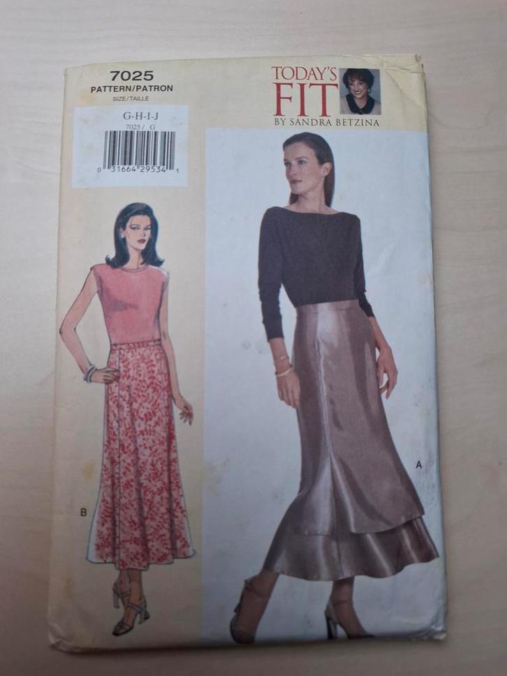 Vogue 7025 Rok Patroon - Today's Fit Sandra Betzina, Hobby en Vrije tijd, Kledingpatronen, Zo goed als nieuw, Overige typen, Vrouw
