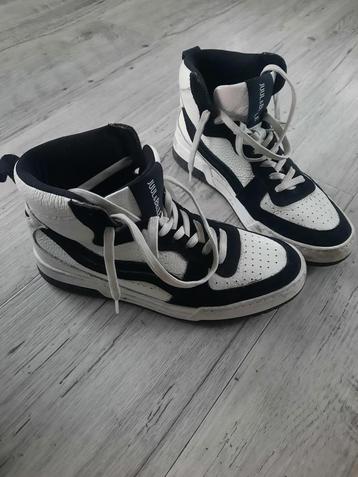 Schoenen Juul & Bell beschikbaar voor biedingen