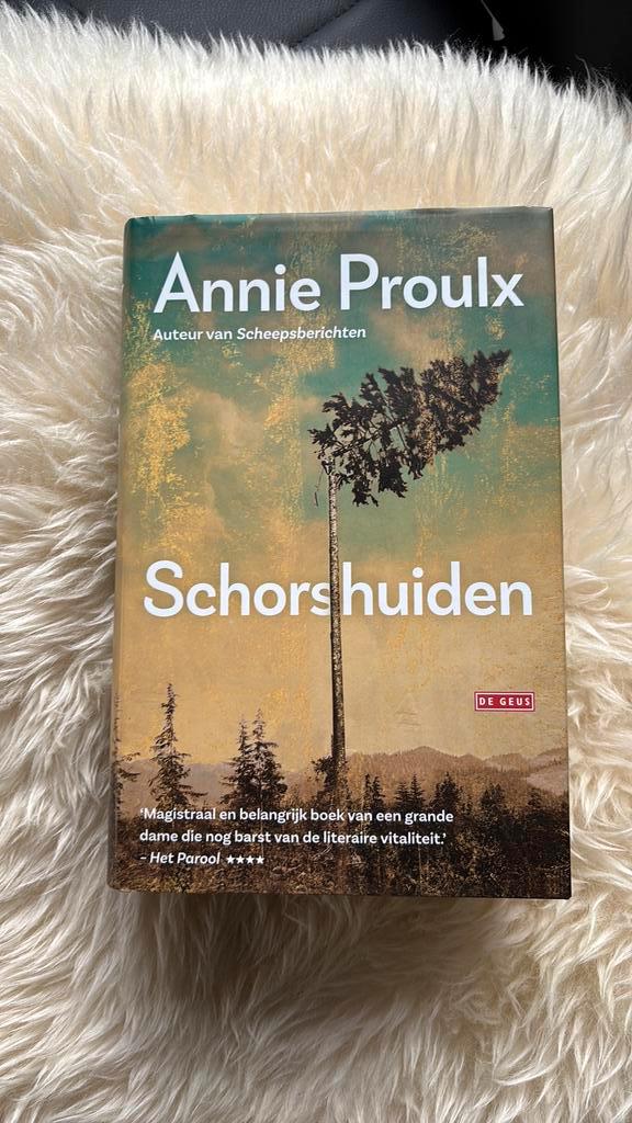Annie Proulx - Schorshuiden | Hardcover, Boeken, Literatuur, Nieuw, Amerika, Ophalen of Verzenden