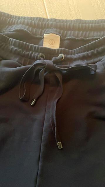 Heerlijke joggingbroek van Bogner in donkerblauw maat 42 /44 beschikbaar voor biedingen