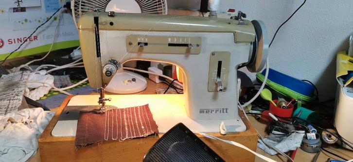 Naaimachine mirritt 157 Zo goed als nieuw, Hobby en Vrije tijd, Naaimachines en Toebehoren, Zo goed als nieuw, Naaimachine, Overige merken