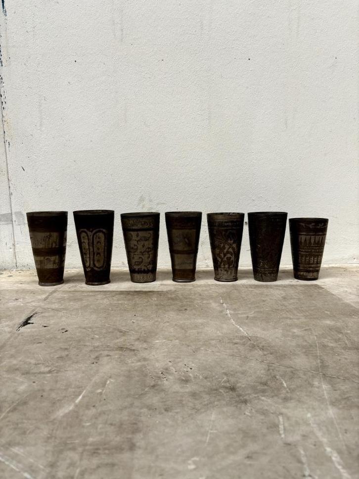 Antieke gegraveerde lassi bekers uit India – messing, Antiek en Kunst, Antiek | Koper en Brons, Brons, Ophalen of Verzenden