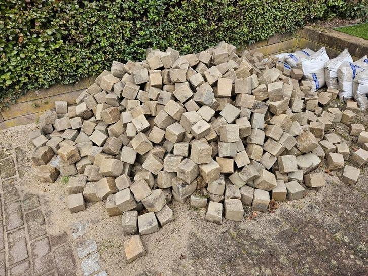 Partij kinderkopjes gratis af te halen, Tuin en Terras, Grind, Keien en Split, Zo goed als nieuw, Overige typen, Ophalen