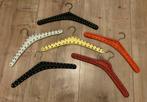 6 retro kledinghangers skai noppen studs, Ophalen of Verzenden, Zo goed als nieuw, Kunststof