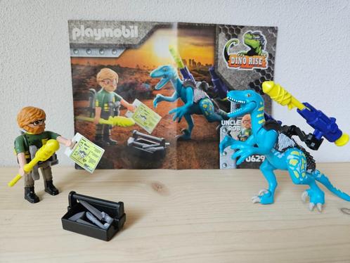 PLAYMOBIL Dino Rise  Uncle Rob: Bewapenen voor de strijd, Kinderen en Baby's, Speelgoed | Playmobil, Nieuw, Ophalen of Verzenden
