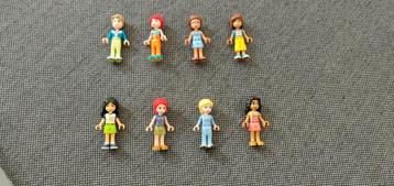 Heel veel Lego Friends minidolls met enkele Friends dieren beschikbaar voor biedingen