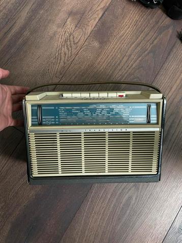 Philips transistorradio beschikbaar voor biedingen
