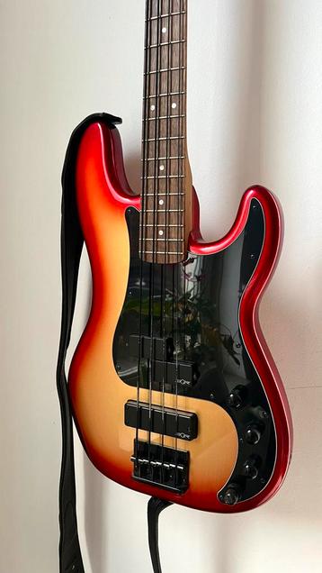 Fender Squier Contemporary Precision Bass - met extra's! beschikbaar voor biedingen