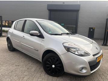 Renault Clio 1.5 dCi Night & Day Clima Leer Parkeersensoren  beschikbaar voor biedingen