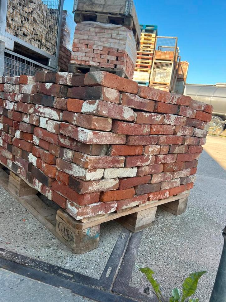 Antieke rood paarse rijnsteen 700 stuks restpartij ca 18.5x4, Doe-het-zelf en Verbouw, Metselstenen, Zo goed als nieuw, Bakstenen