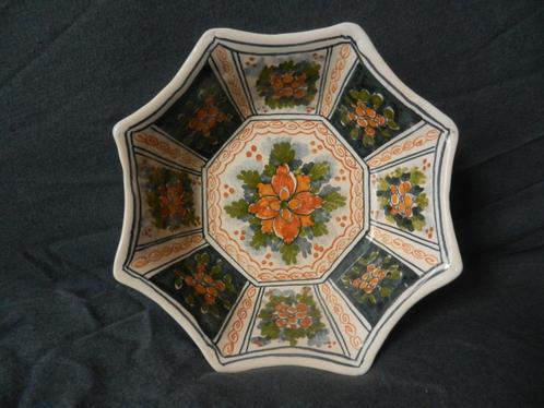 Gekleurde kom Makkum Van der Wal en Zonen ca 1965 d. 15,3 cm, Antiek en Kunst, Antiek | Keramiek en Aardewerk, Ophalen of Verzenden