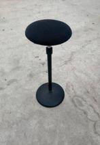Krukje van het merk Sway in hoogte verstelbaar., Huis en Inrichting, 1 kruk, Ophalen of Verzenden, In hoogte verstelbaar, 60 tot 90 cm