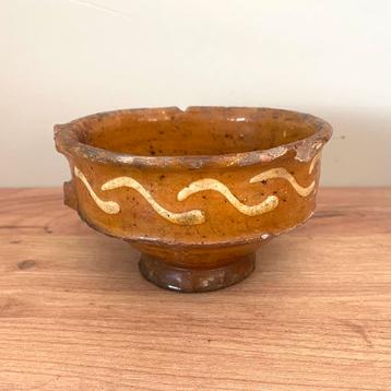 Slibaardewerk papkom - 17e eeuw - bodemvondsten - rijnland beschikbaar voor biedingen