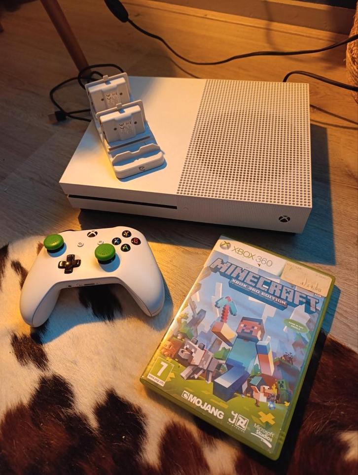 X-box one, Spelcomputers en Games, Spelcomputers | Xbox One, Gebruikt, 500 GB, Met 1 controller, Ophalen of Verzenden