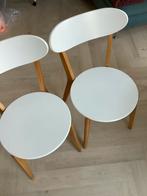 Te koop 2 houten witte JYSK eettafelstoelen, Ophalen of Verzenden, Zo goed als nieuw, Wit