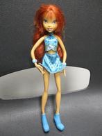 2004 BARBIE/WINX  RAINBOW met kleding/schoentjes, Ophalen of Verzenden, Gebruikt, Fashion Doll