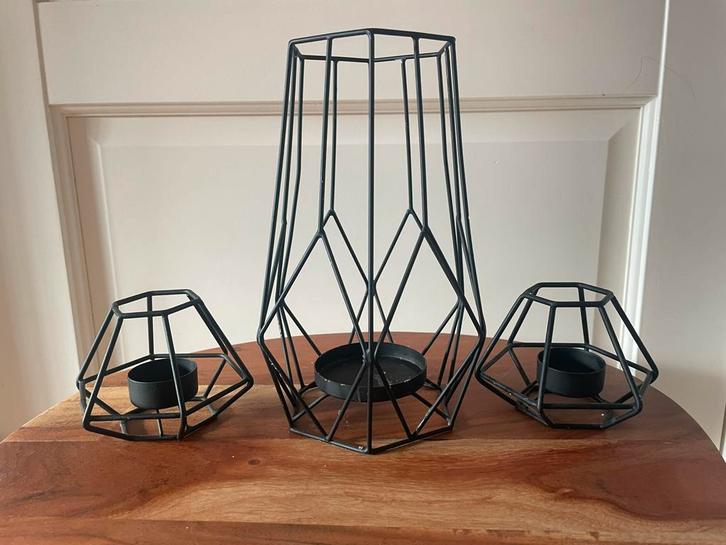 3x Zwarte Windlichten - Modern Design, Huis en Inrichting, Woonaccessoires | Kandelaars en Kaarsen, Nieuw, Kandelaar, Minder dan 25 cm