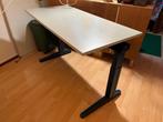 Ahrend bureau - in hoogte verstelbaar, Huis en Inrichting, Bureaus, Ophalen, In hoogte verstelbaar, Zo goed als nieuw, Bureau