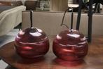 2 mooie ronde hanglampen glas ribbel rood / burgundy Ø26 cm.
