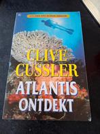 Clive Cussler - Atlantis ontdekt, Ophalen of Verzenden, Zo goed als nieuw, Nederland, Clive Cussler