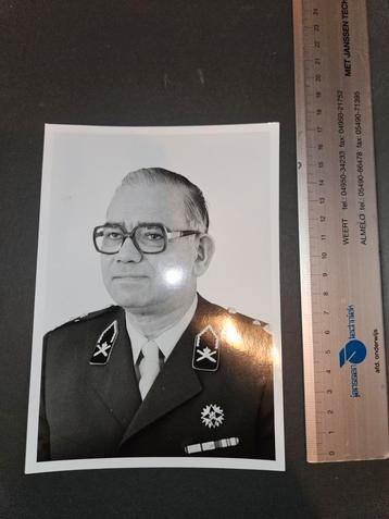 Portretfoto Generaal Cohen beschikbaar voor biedingen