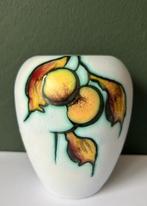 Flora Gouda plateel vaasje decor Paola 1960's, Antiek en Kunst, Antiek | Keramiek en Aardewerk, Ophalen of Verzenden
