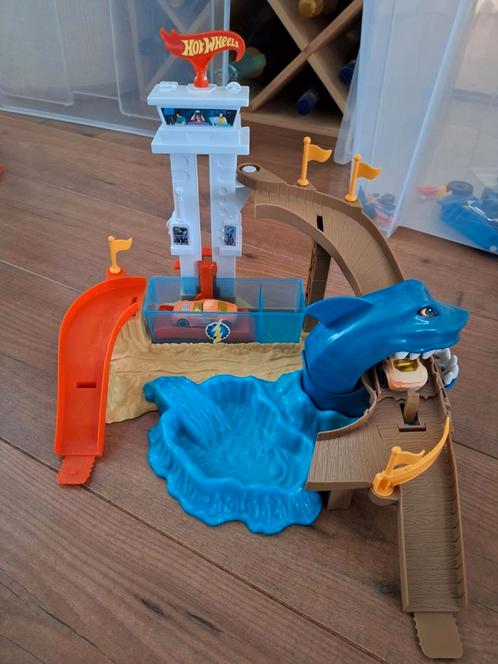 Hot Wheels - Shark Port Showdown - Hot Wheels Racebaan - Rac, Kinderen en Baby's, Speelgoed | Racebanen, Zo goed als nieuw, Racebaan