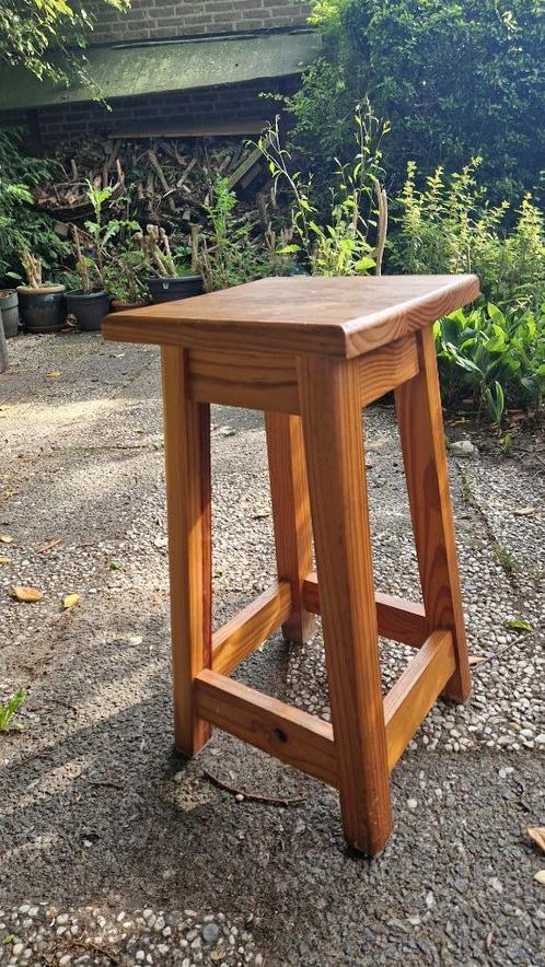 Vintage massief grenen barkruk jaren '70 (4 stuks), Huis en Inrichting, Barkrukken, Gebruikt, 30 tot 60 cm, Hout, 4 krukken, Met voetsteun