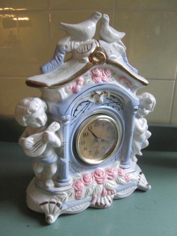 Porseleinen Klokje met Engelen & Duifjes Pasteltinten, Verzamelen, Beelden en Beeldjes, Nieuw, Ophalen of Verzenden