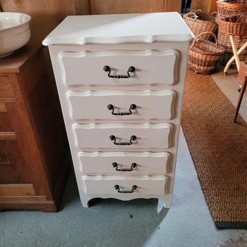 Brocante oude smalle hoge ladekast met 5 laadjes beschikbaar voor biedingen