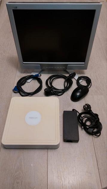 Foscam NVR (FN7108E) met Monitor beschikbaar voor biedingen