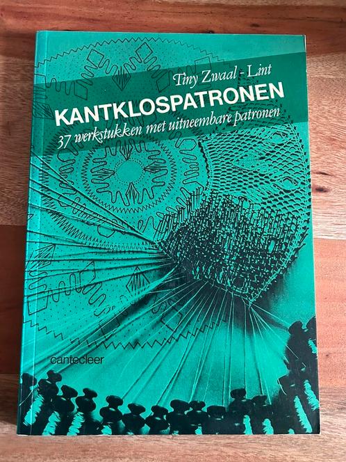 Tiny Zwaal-Lint - Kantklospatronen - 37 werkstukken patronen, Hobby en Vrije tijd, Kantklossen, Zo goed als nieuw, Boek of Tijdschrift