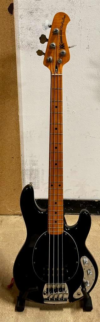 Vintage ‘79 Musicman Stingray incl OHSC beschikbaar voor biedingen