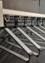 Wandkapstok met aluminium kleerhangers, Ophalen of Verzenden, Gebruikt, Metaal, Wandkapstok