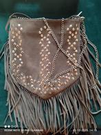 Boho Ibiza Schoudertasje met Franjes en Studs - Taupe, Sieraden, Tassen en Uiterlijk, Tassen | Damestassen, Ophalen of Verzenden