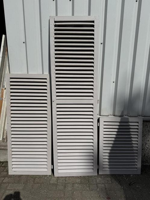 Zeer fraaie louvreluiken set van 25, Doe-het-zelf en Verbouw, Deuren en Horren, Zo goed als nieuw, Overige typen, Hout